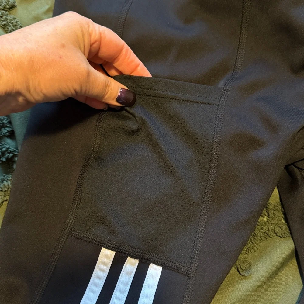 Adidas AEROREADY Three Stripe 7/8 Leggings - Picture 4 of 8